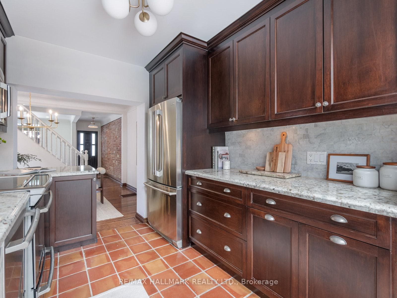 49 Dearbourne Avenue photo 15