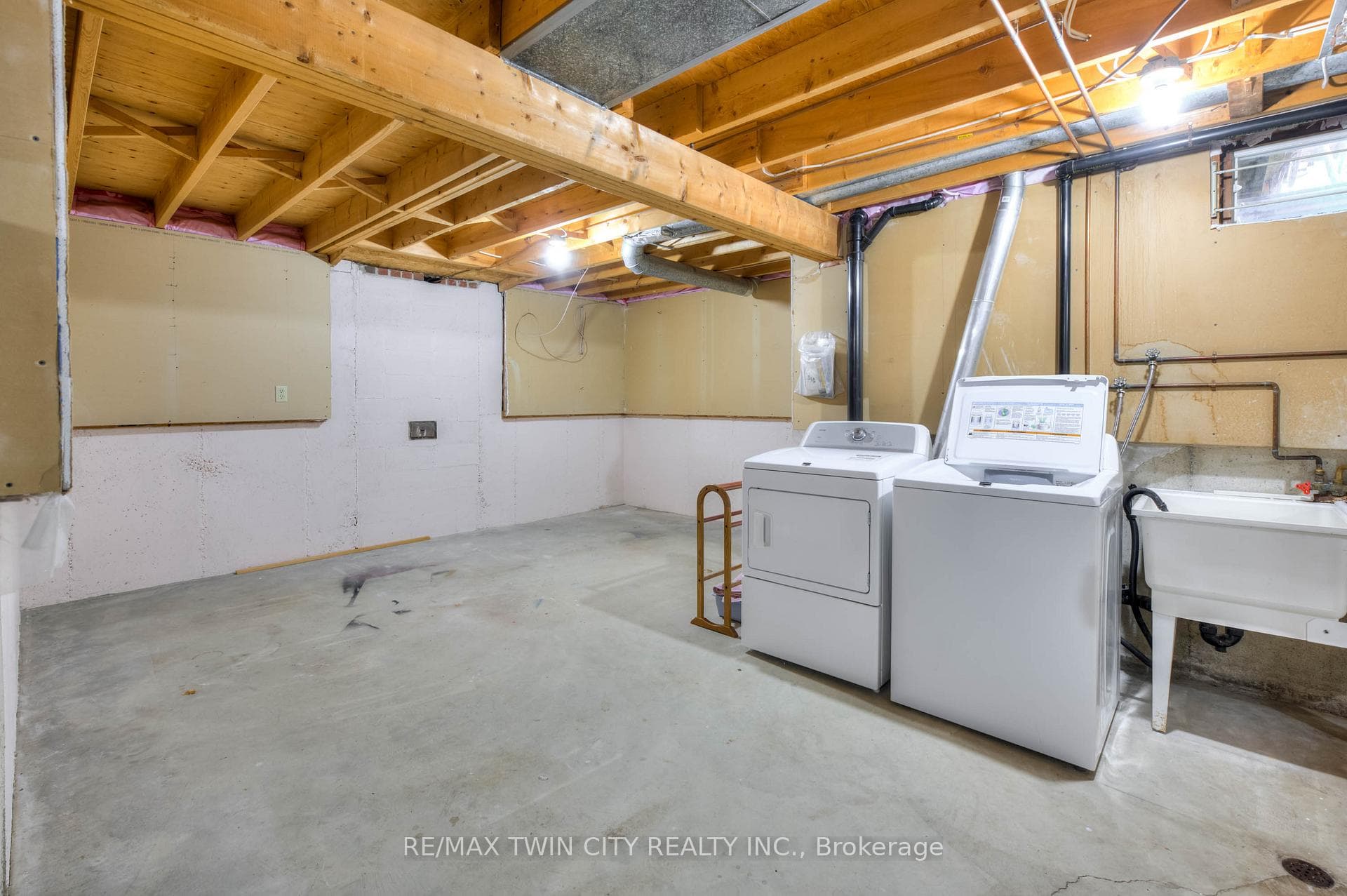 61 Delavan Drive photo 27