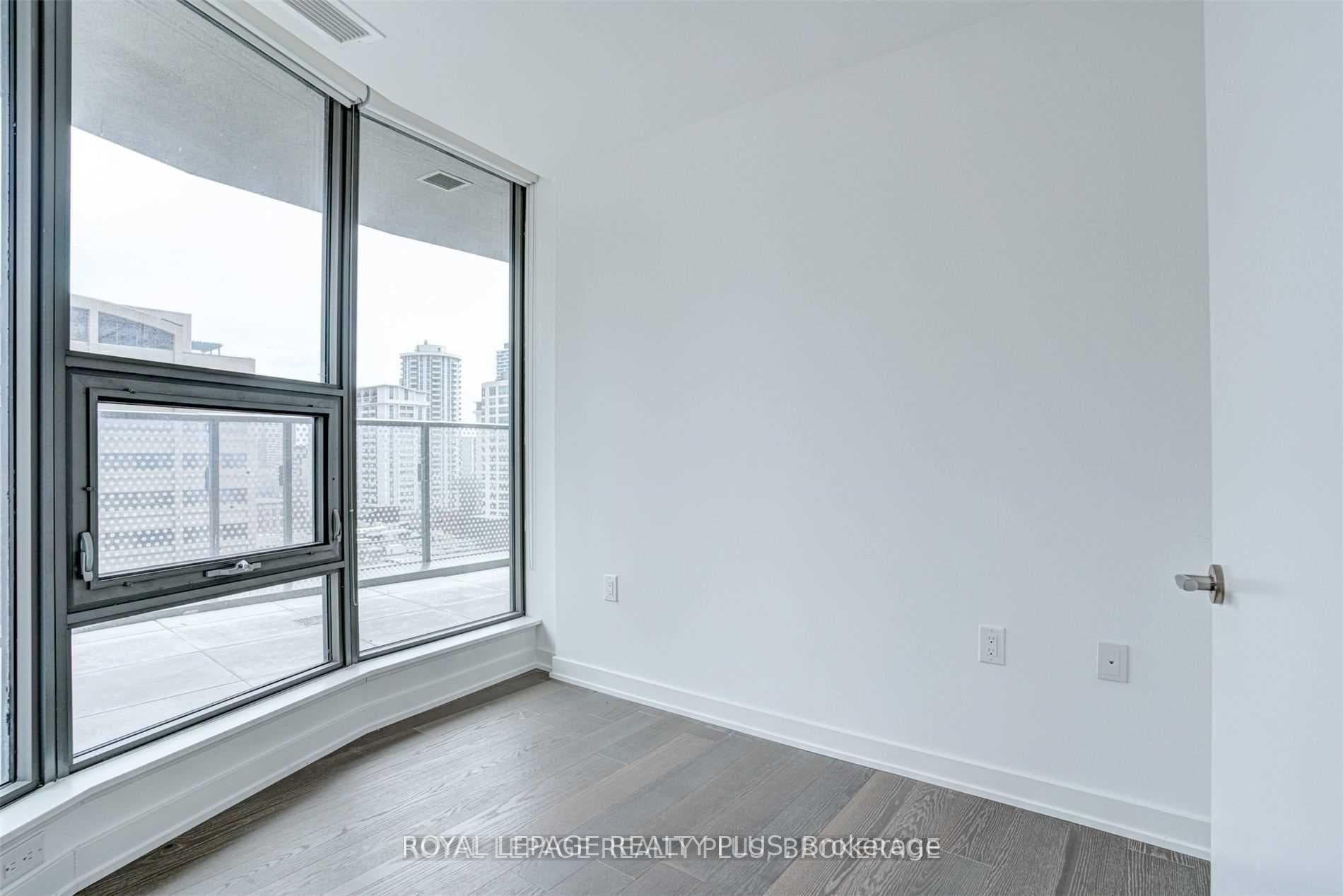 11 Wellesley Street Unit 615 photo 13