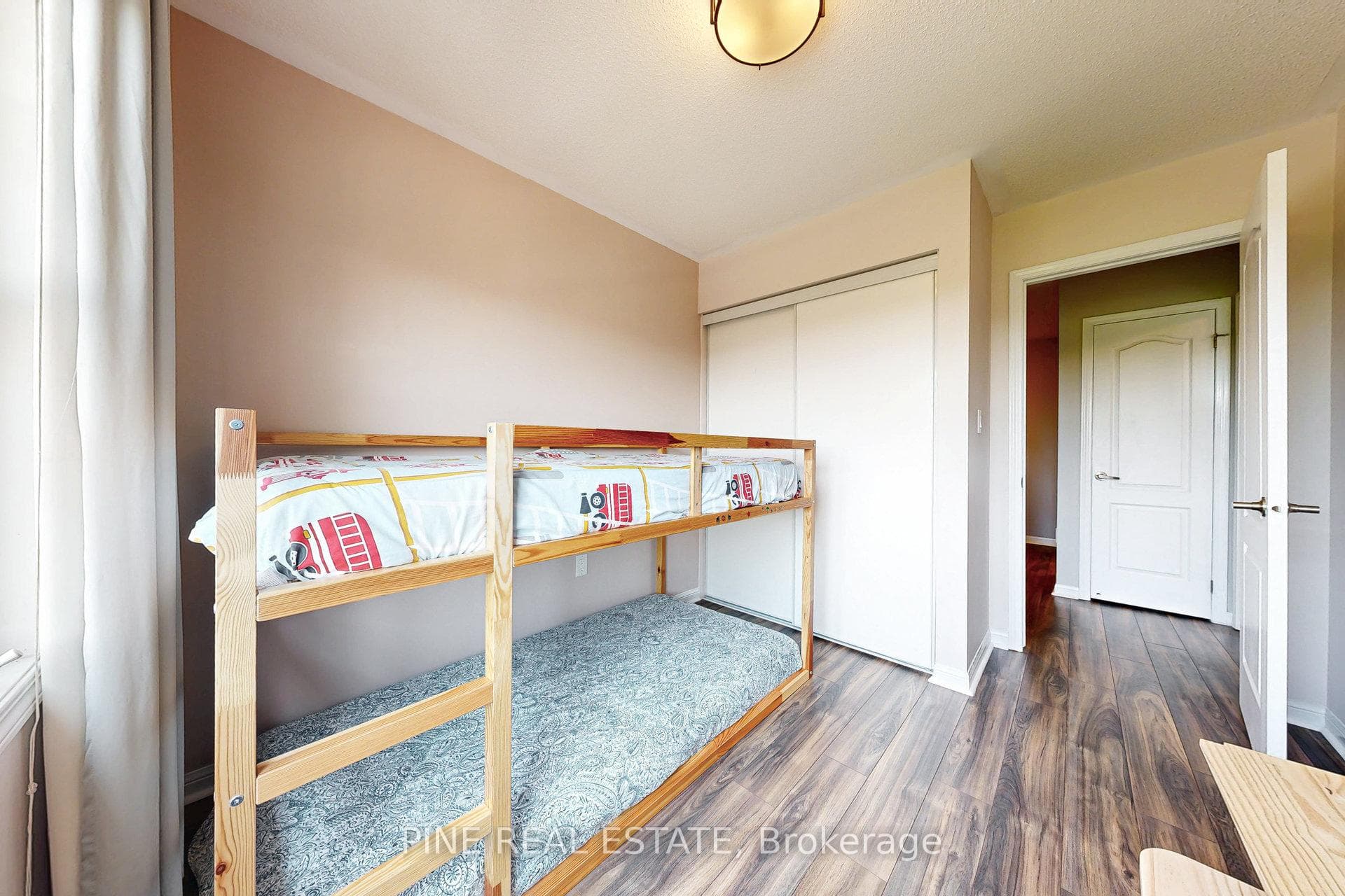 649 SPEYER Circle photo 23