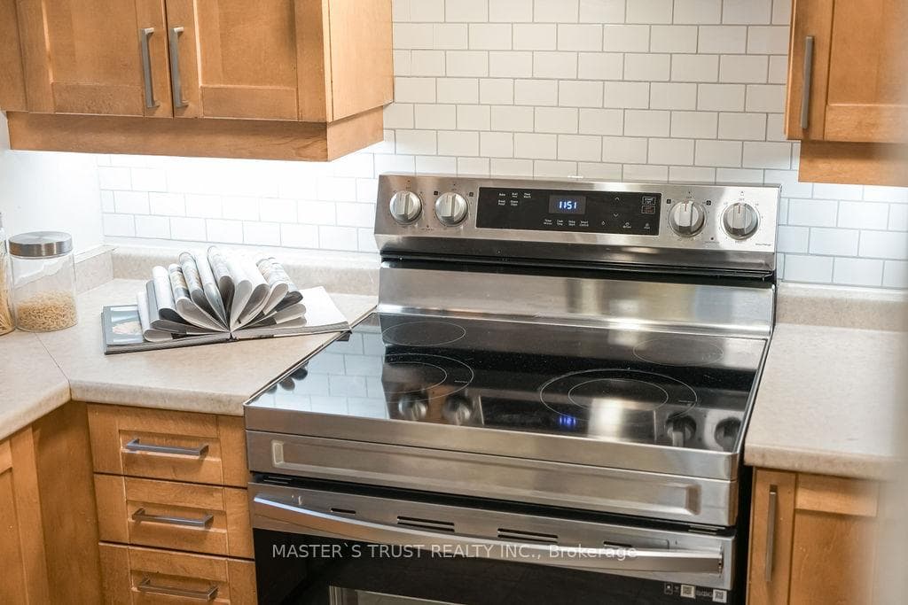 55 Bloor Street Unit 607 photo 10