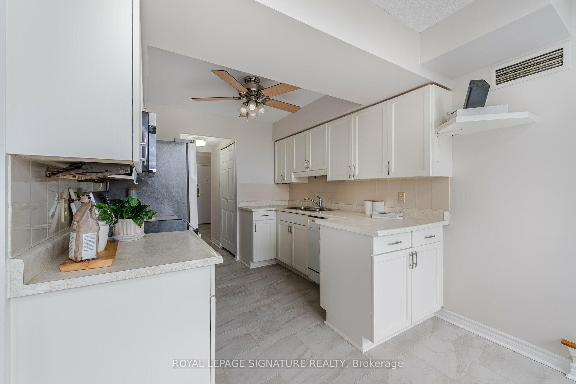 1880 Valley Farm Road Unit 320 photo 14