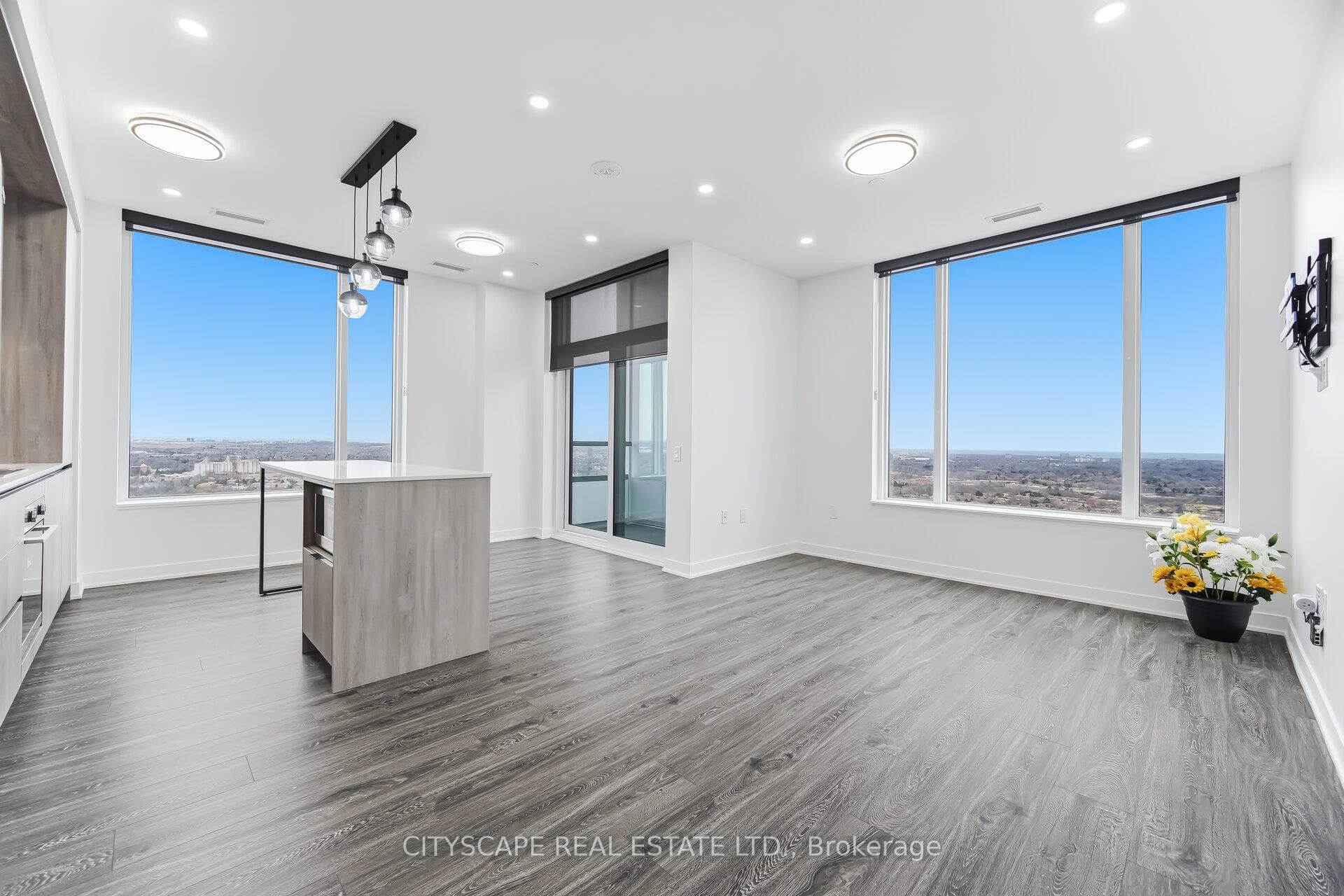2495 Eglinton Avenue Unit 2711 photo 8