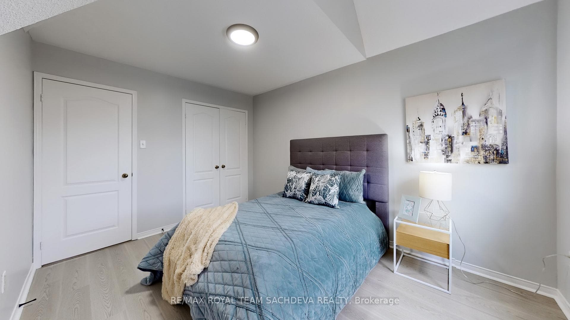 51 Queensway Drive photo 26