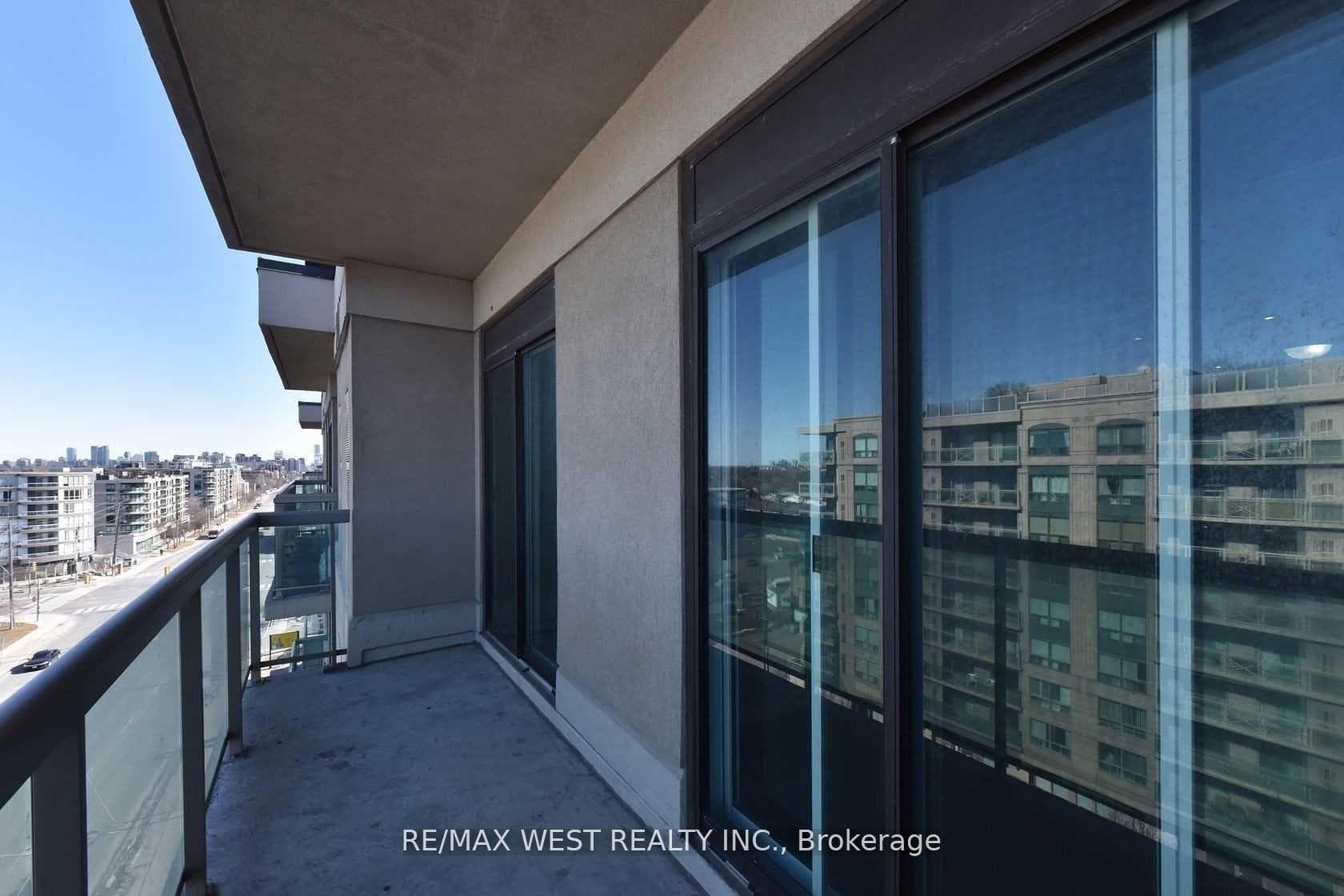 935 Sheppard Avenue Unit PH810 photo 40