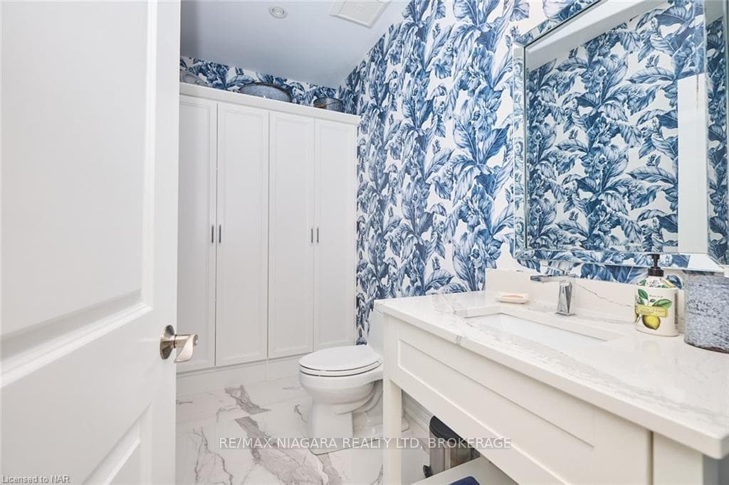 2pc Powder Room