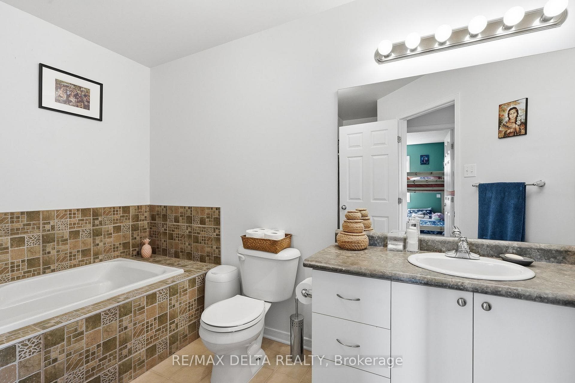 123 Panorama Avenue photo 19