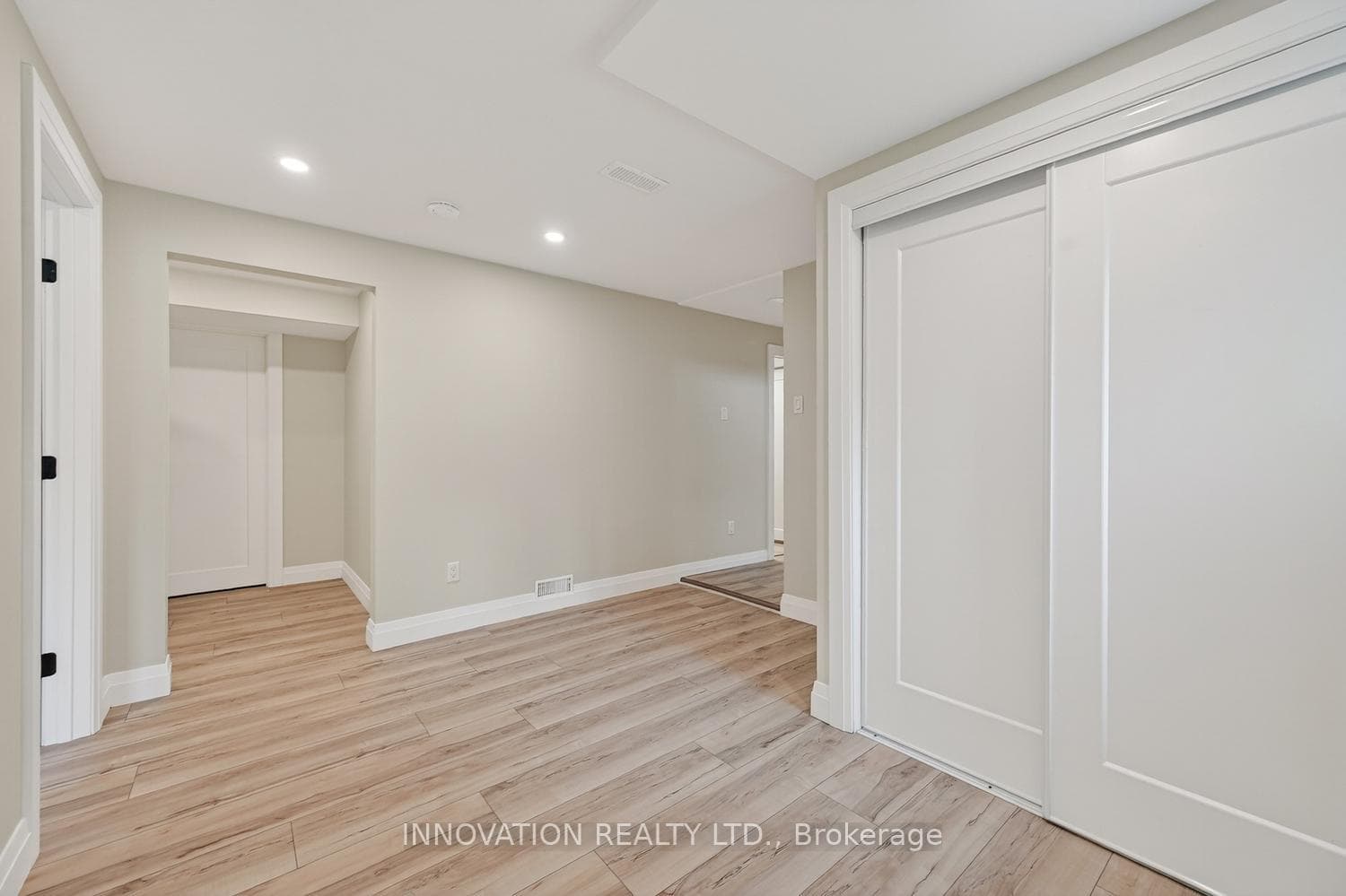 6535 Rideau Valley Drive photo 21