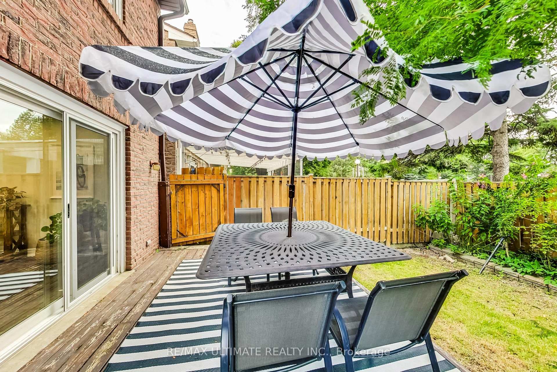 8 Markburn Court photo 26