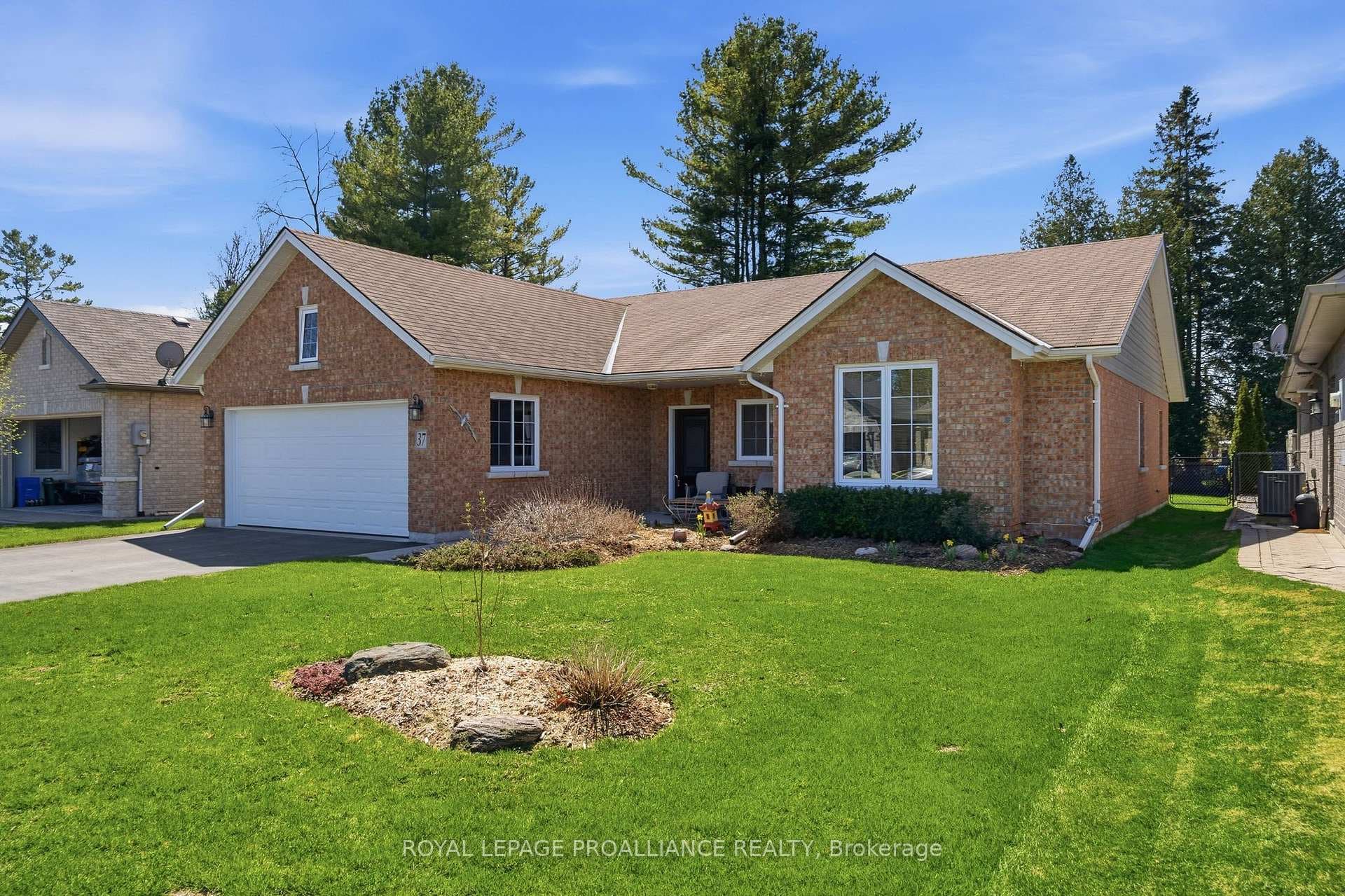 37 Forest Drive photo 2