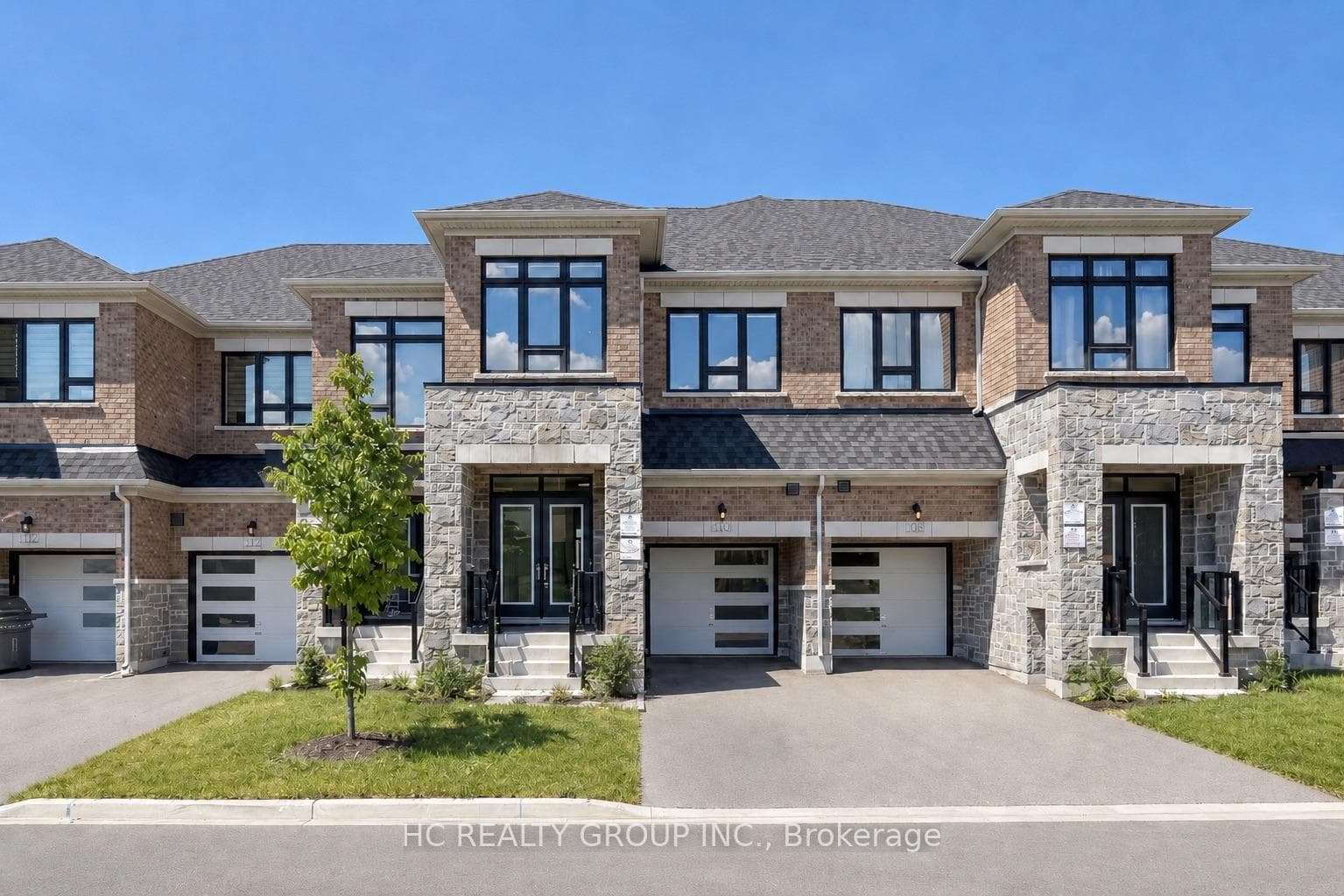 8 Hewison Avenue photo 1