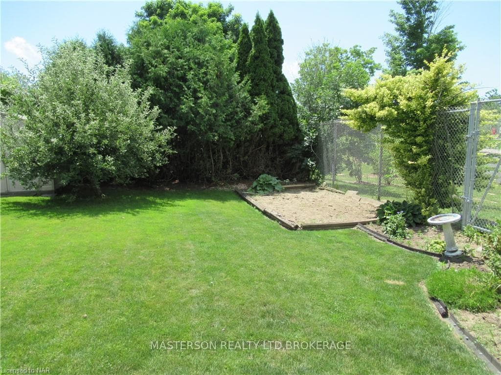 7401 REDHAVEN Crescent photo 32