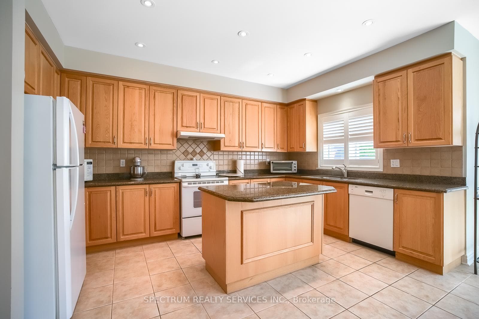 247 Kingsview Drive photo 16
