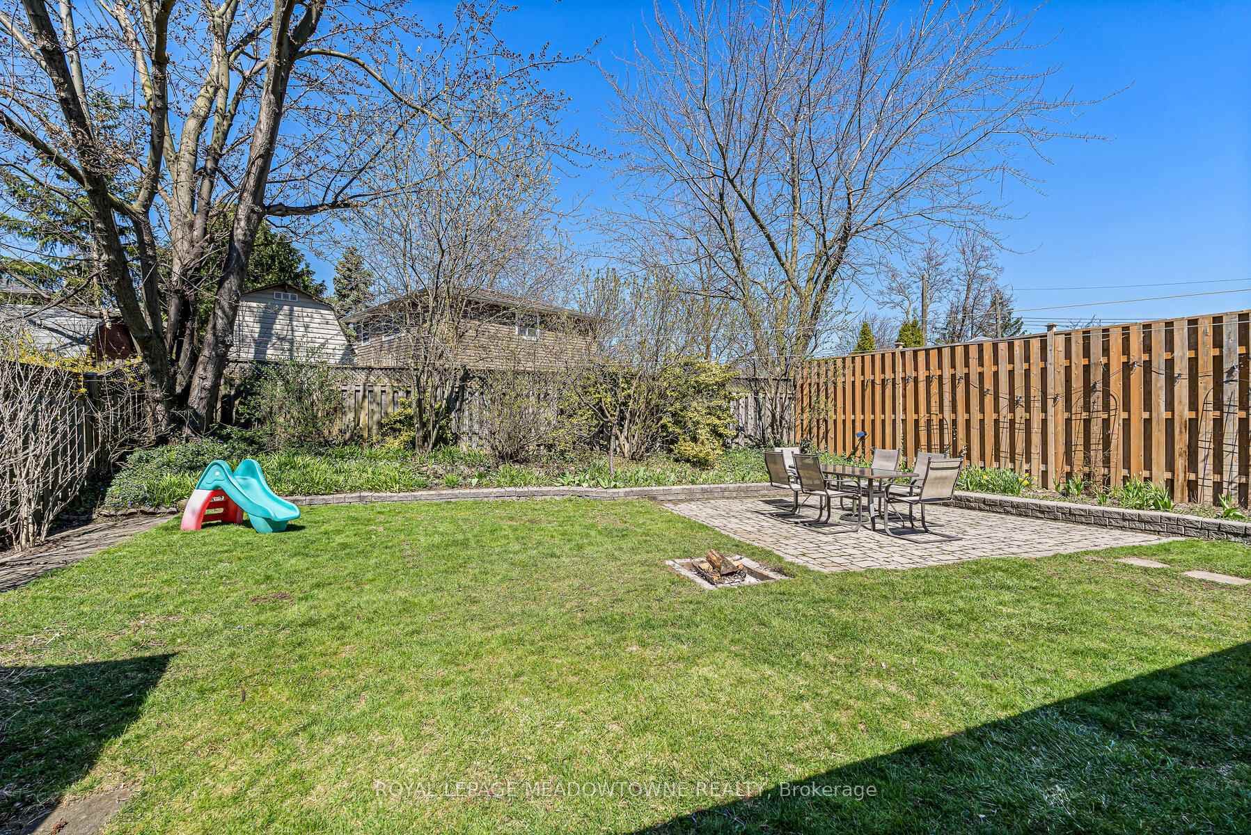 45 Marilyn Crescent photo 31