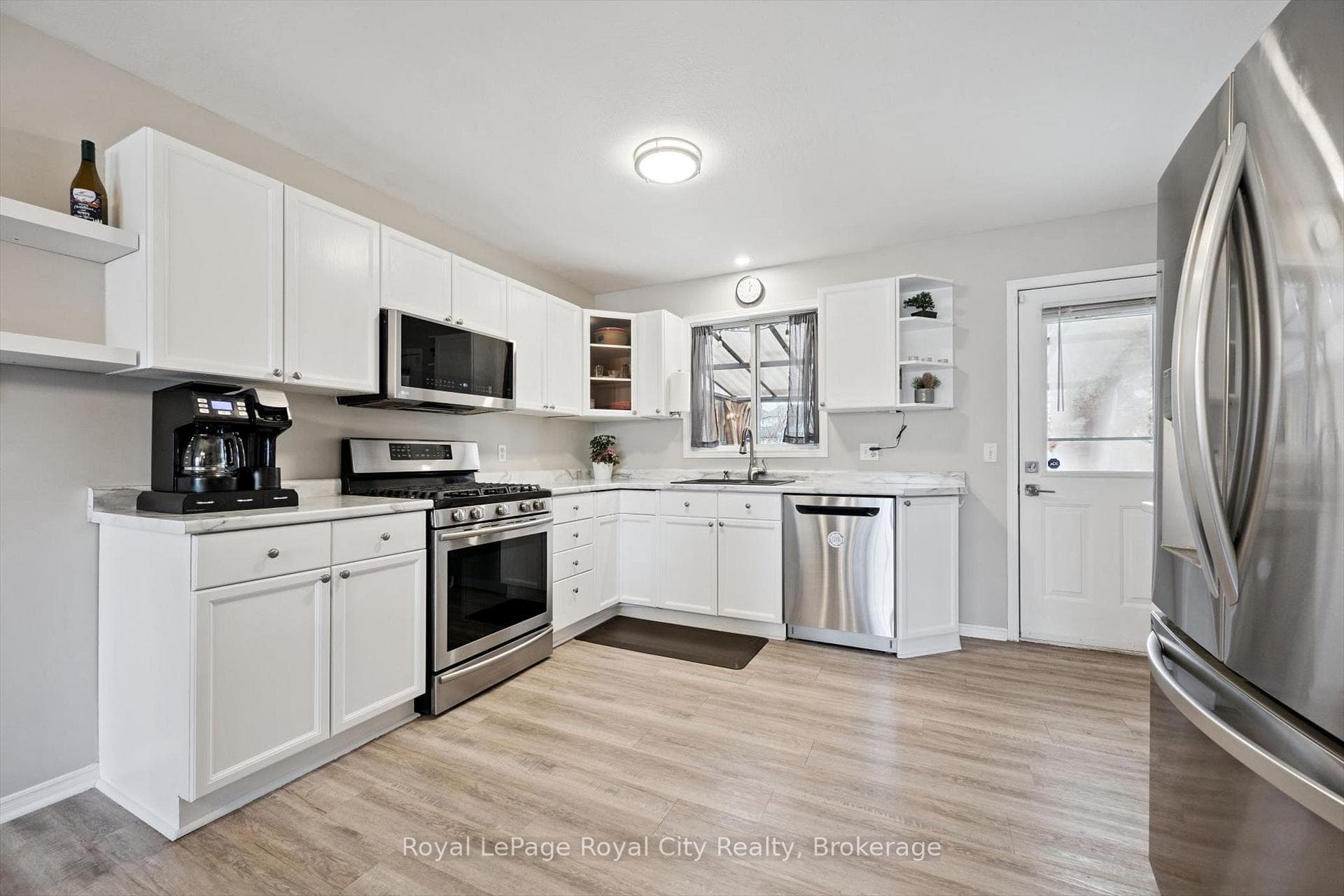119 Meadowridge Drive photo 4