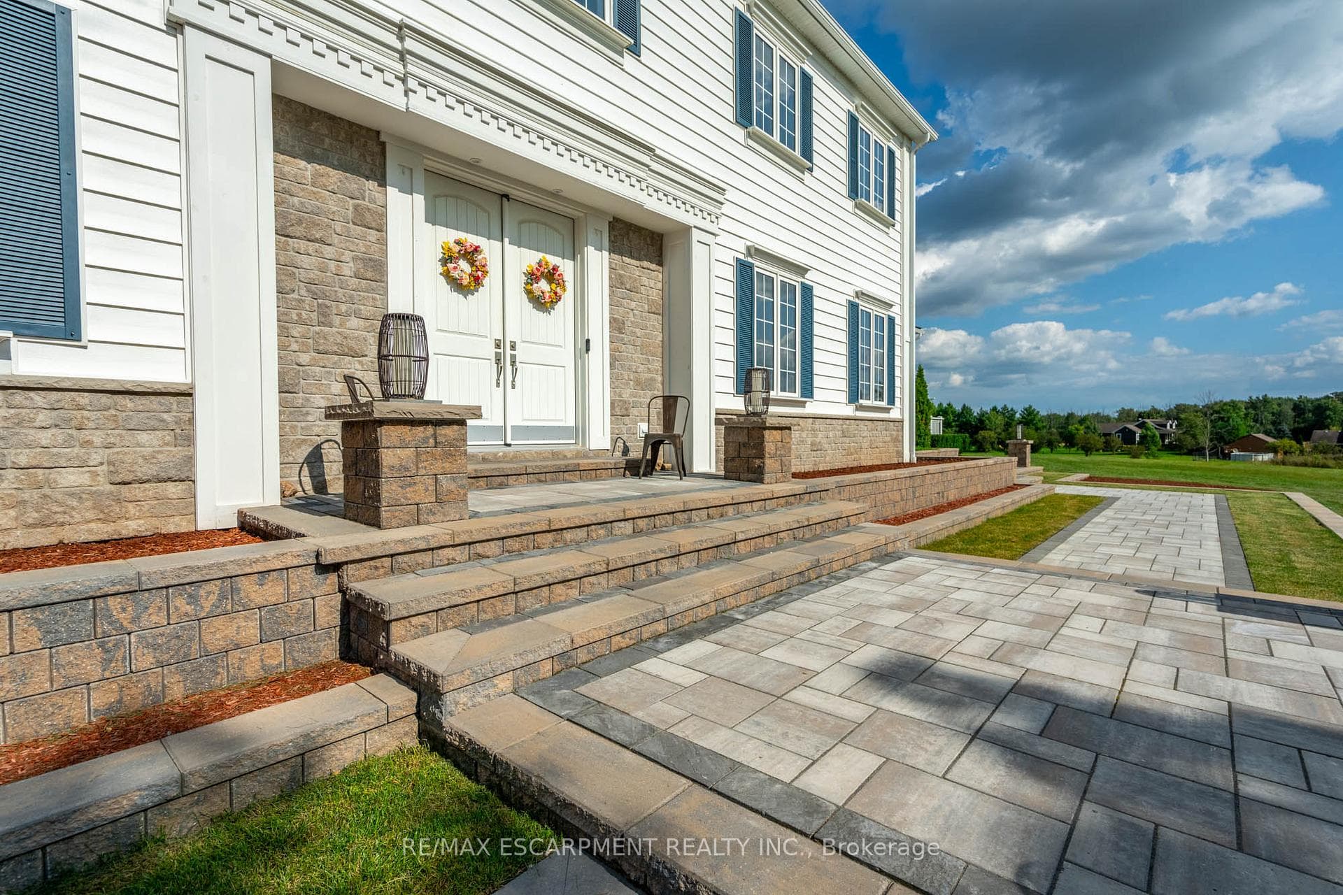 802 MIDDLETOWN Road photo 2