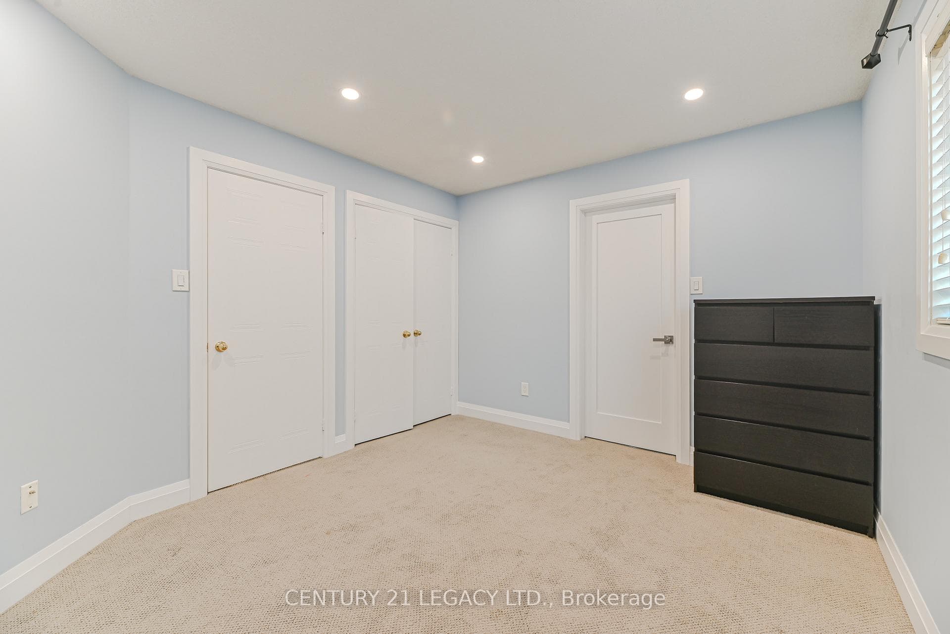 497 Winfield Terrace photo 33