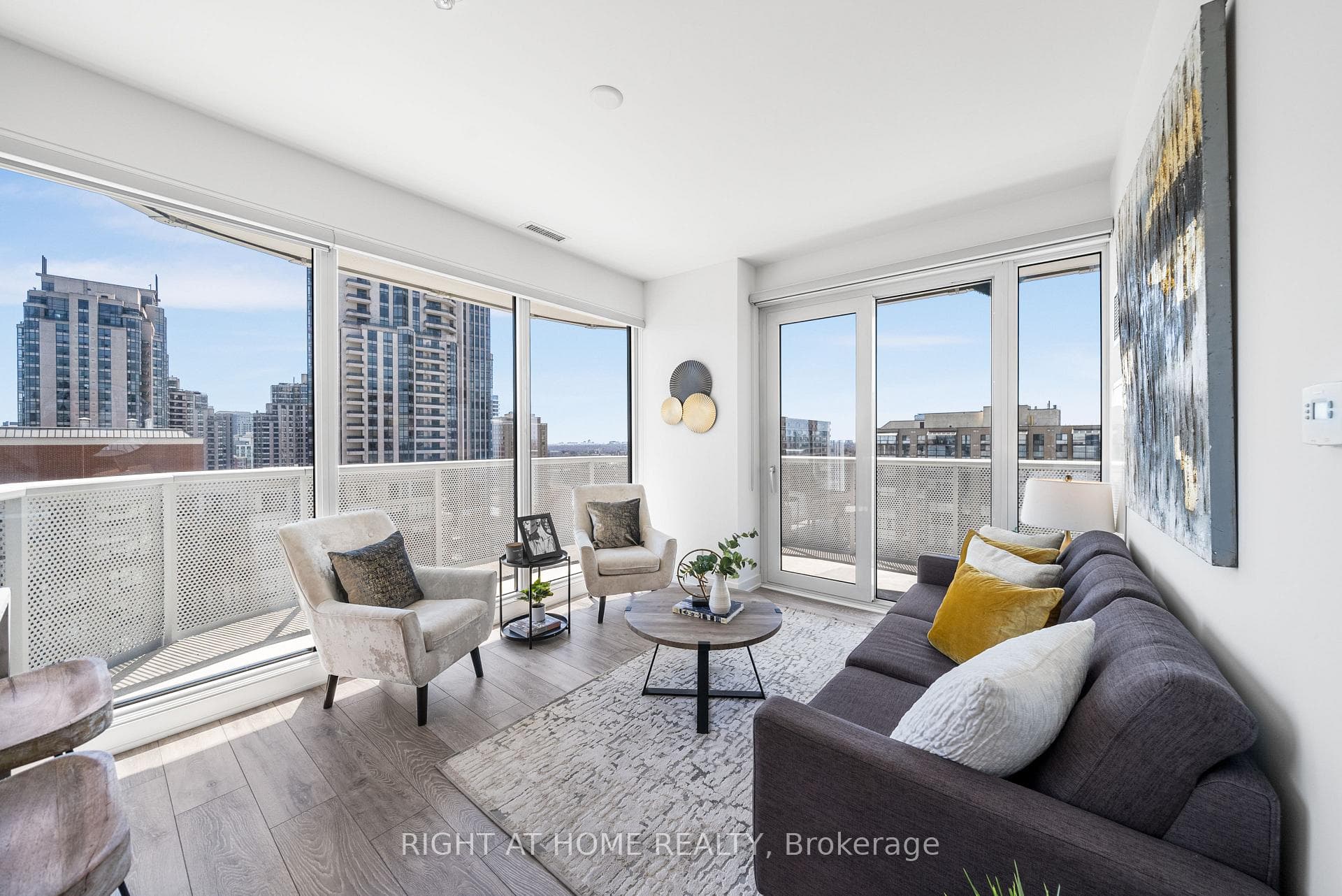 15 Holmes Avenue Unit 1502 photo 2