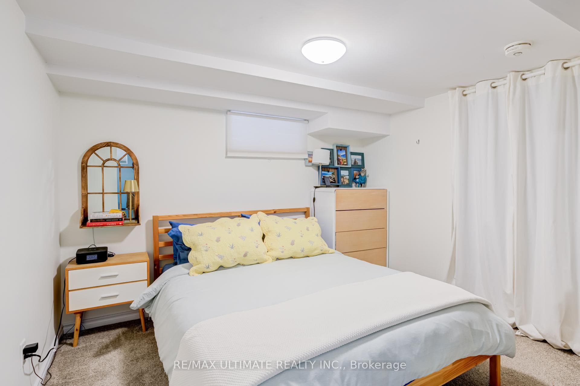 533 Kingston Road photo 20