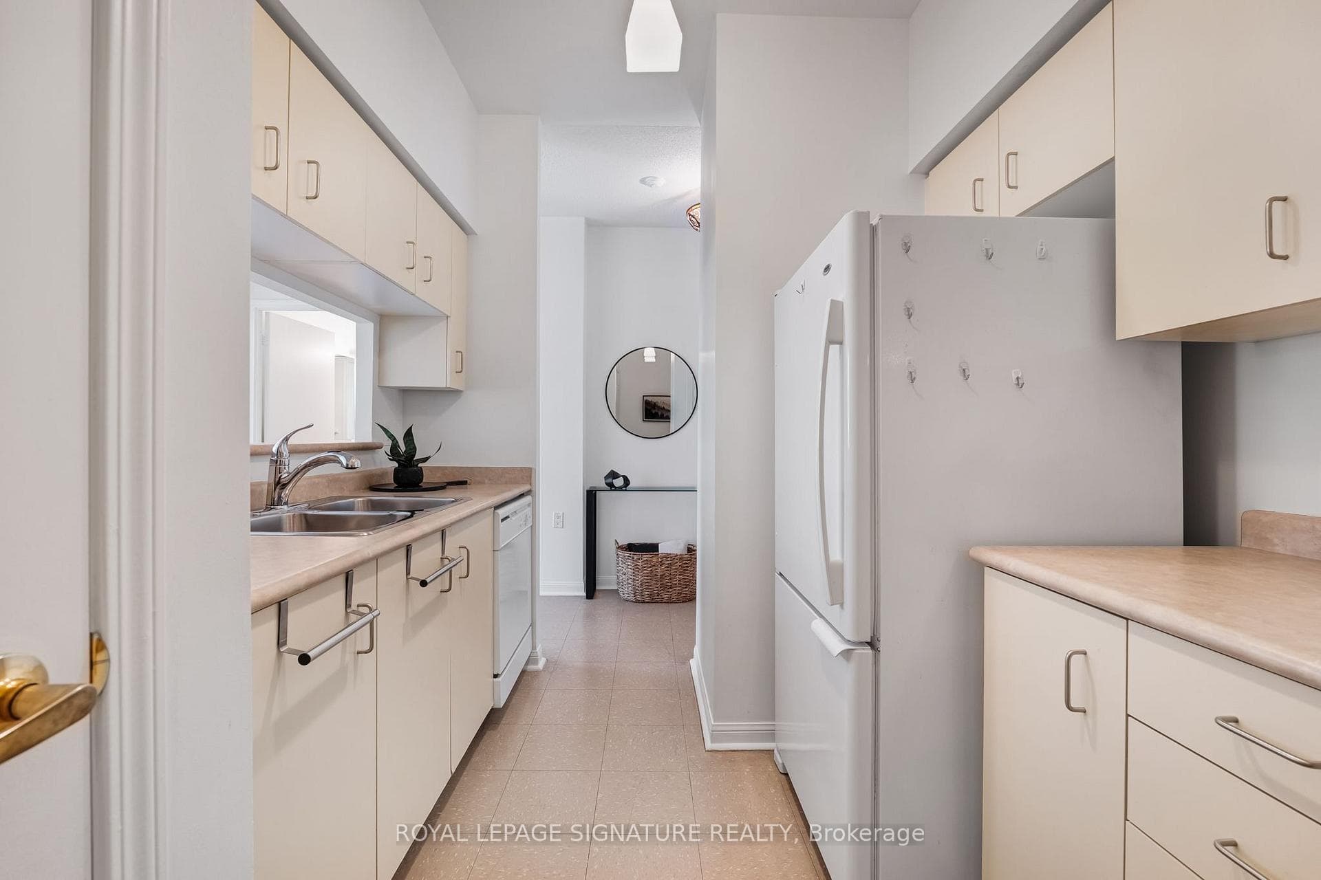 650 Lawrence Avenue Unit 106 photo 13