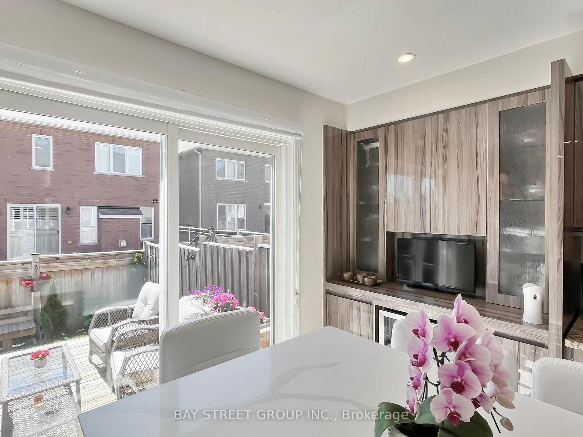 50 Hutt Crescent photo 10