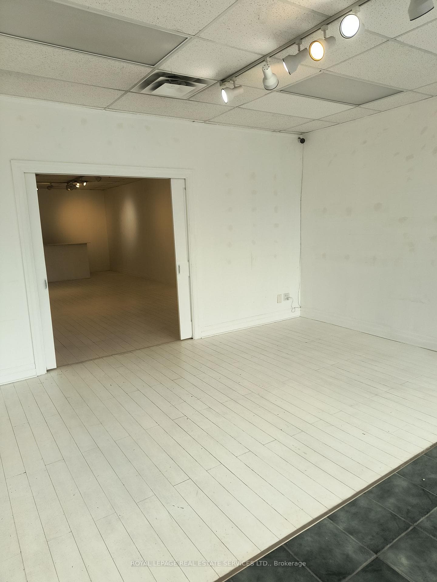1840 Danforth Avenue photo 3