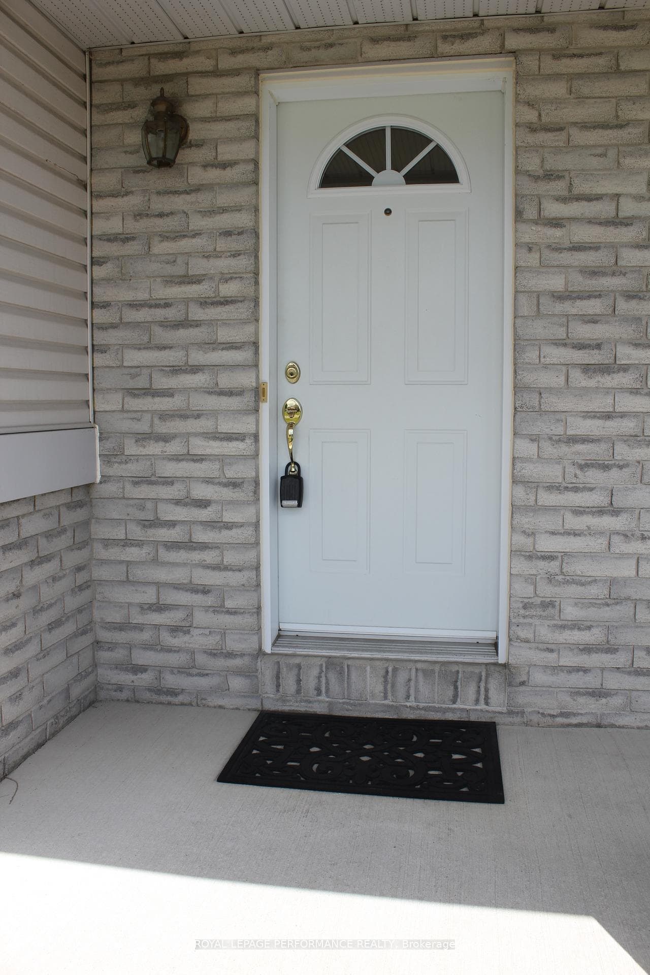 141 Markell Crescent photo 5