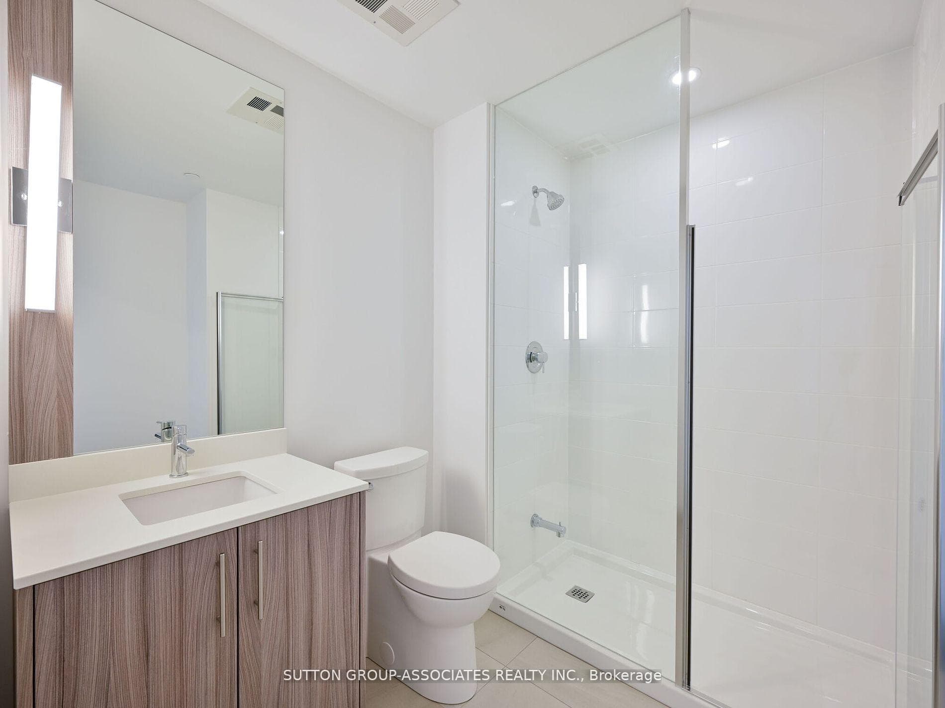 225 Veterans Drive Unit 810 photo 18