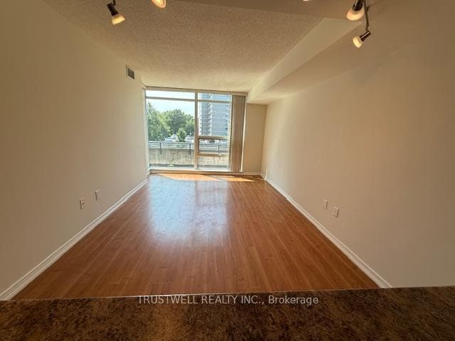 18 Valley Woods Road Unit 309 photo 4