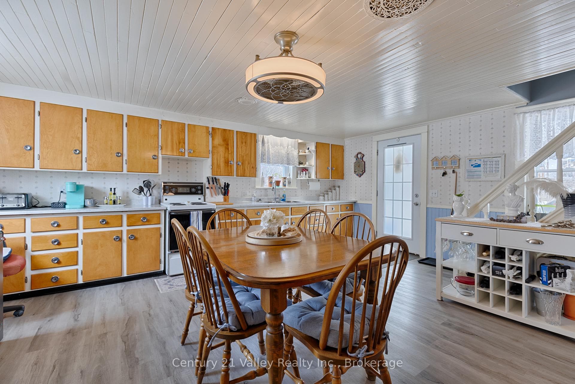 82 Bonnechere Street photo 17