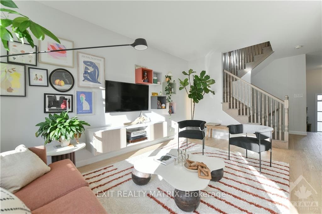 752 CASHMERE Terrace photo 3