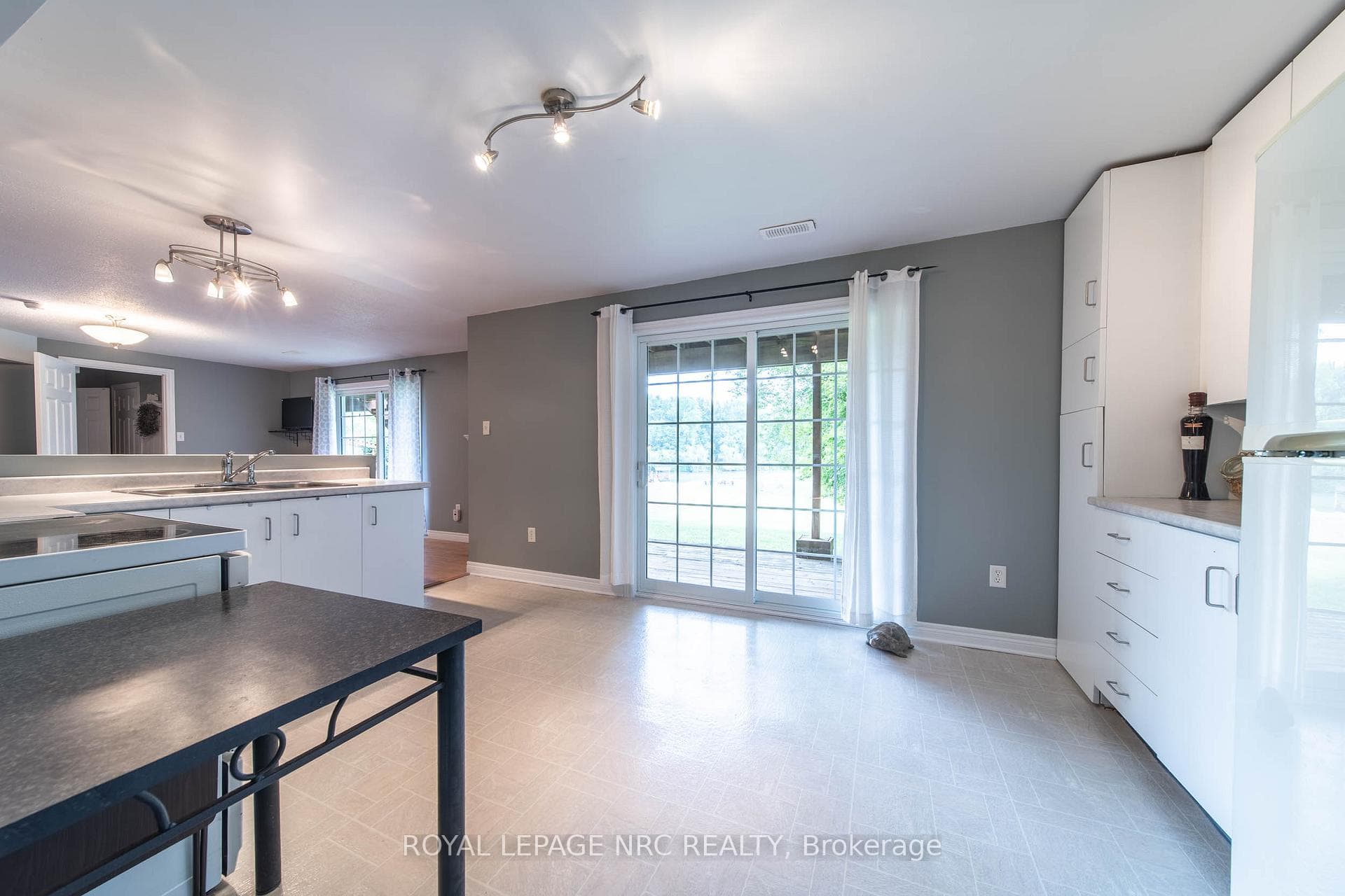Lower kitchen