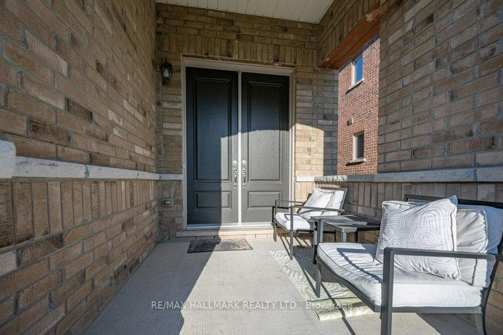 31 Durblee Avenue photo 3