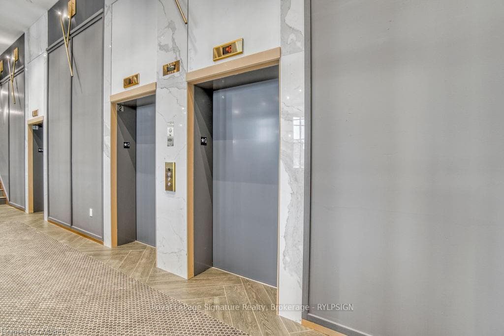 405 DUNDAS Street Unit 330 photo 30