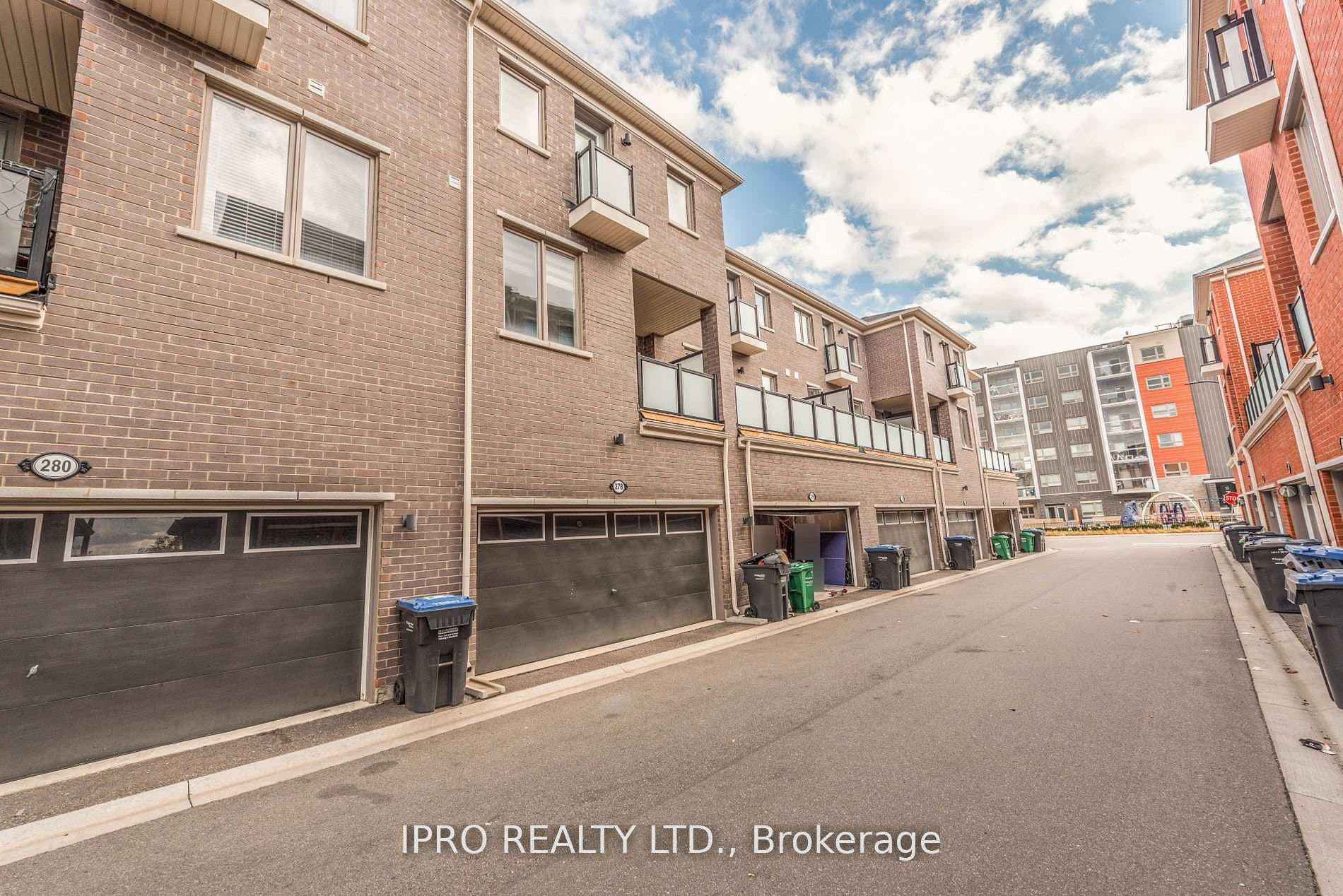 278 Lagerfeld Drive photo 38