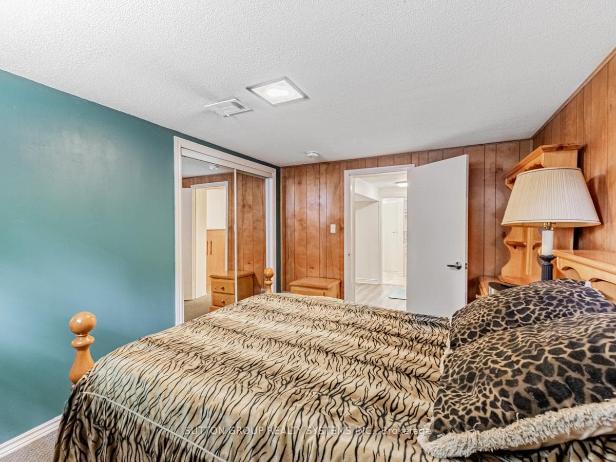 102 Paulart Drive photo 27