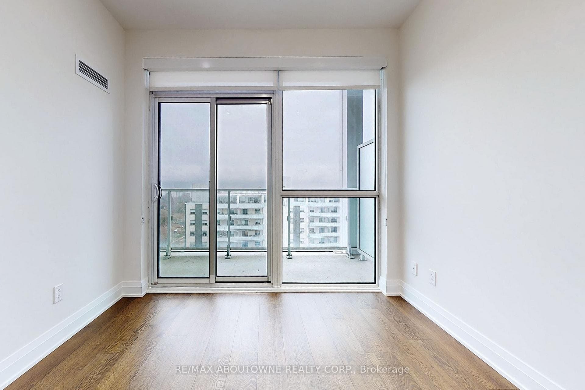 55 speers Road Unit 1007 photo 12