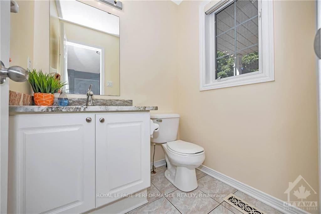 8 ARMAGH Way photo 4