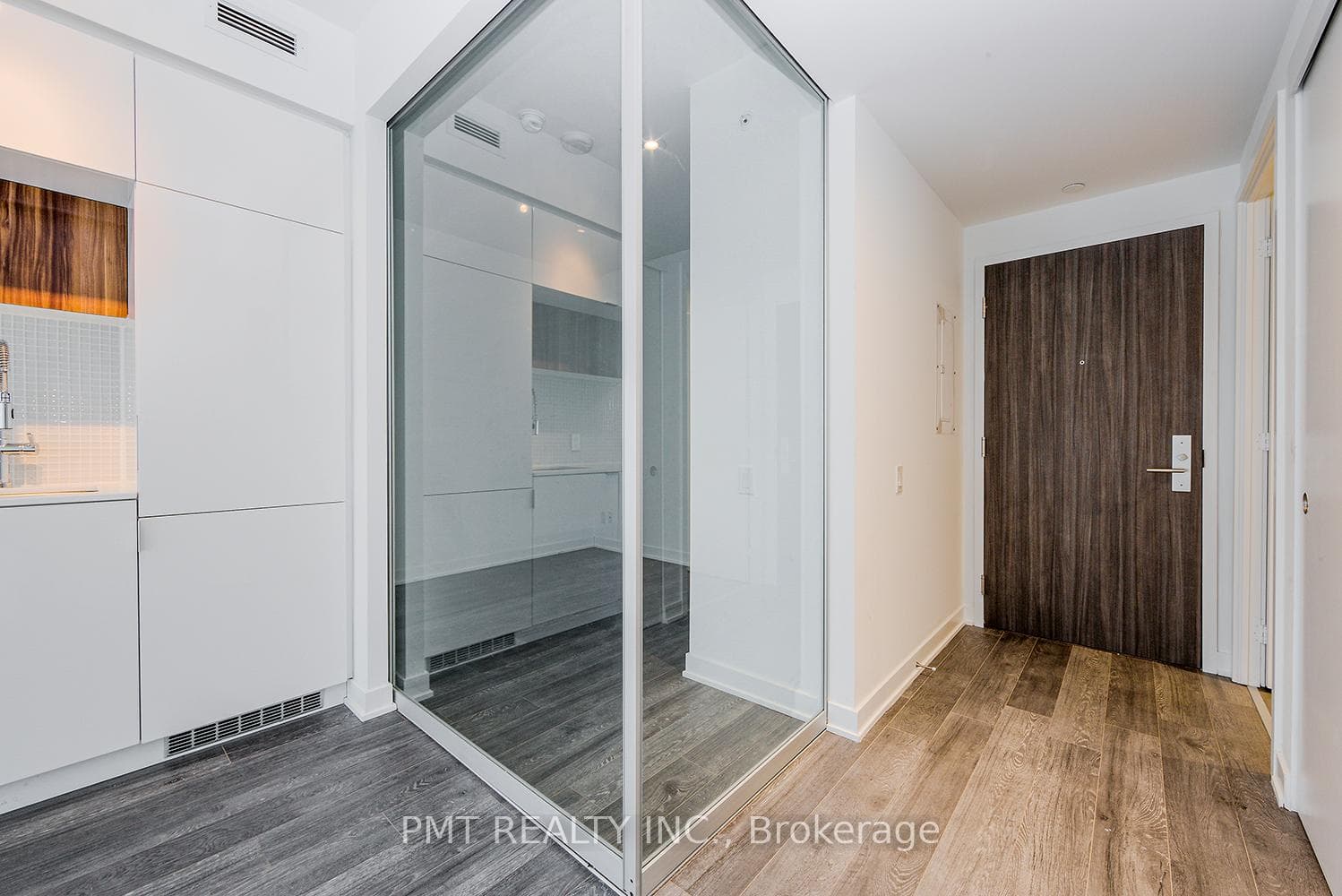 185 Roehampton Avenue Unit 2401 photo 15