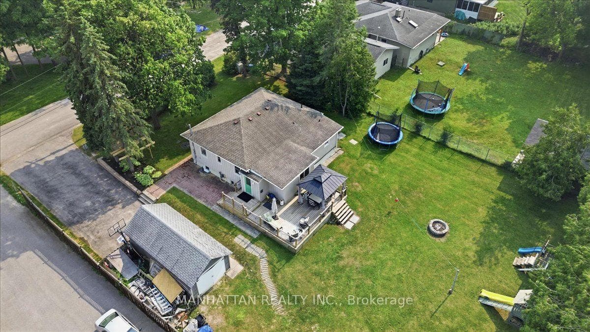10 Victor Drive photo 33
