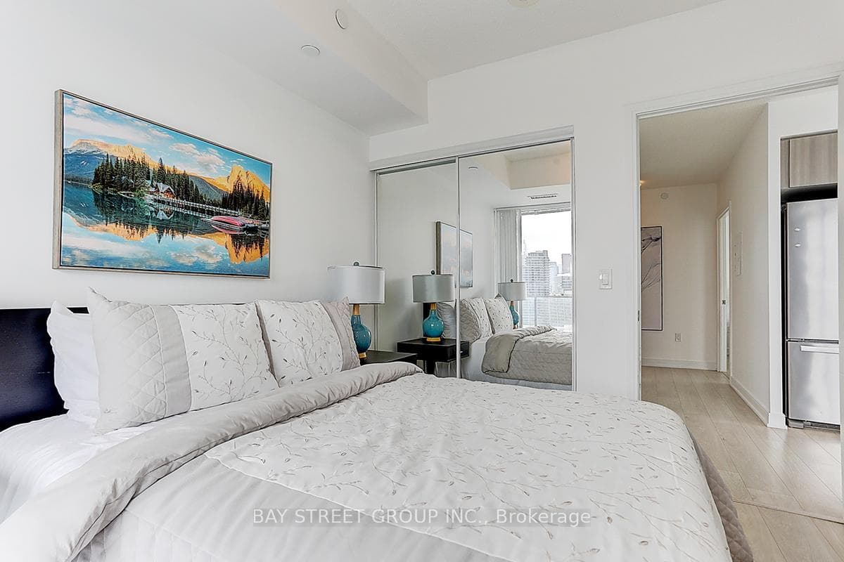 50 Wellesley Street Unit 2708 photo 15