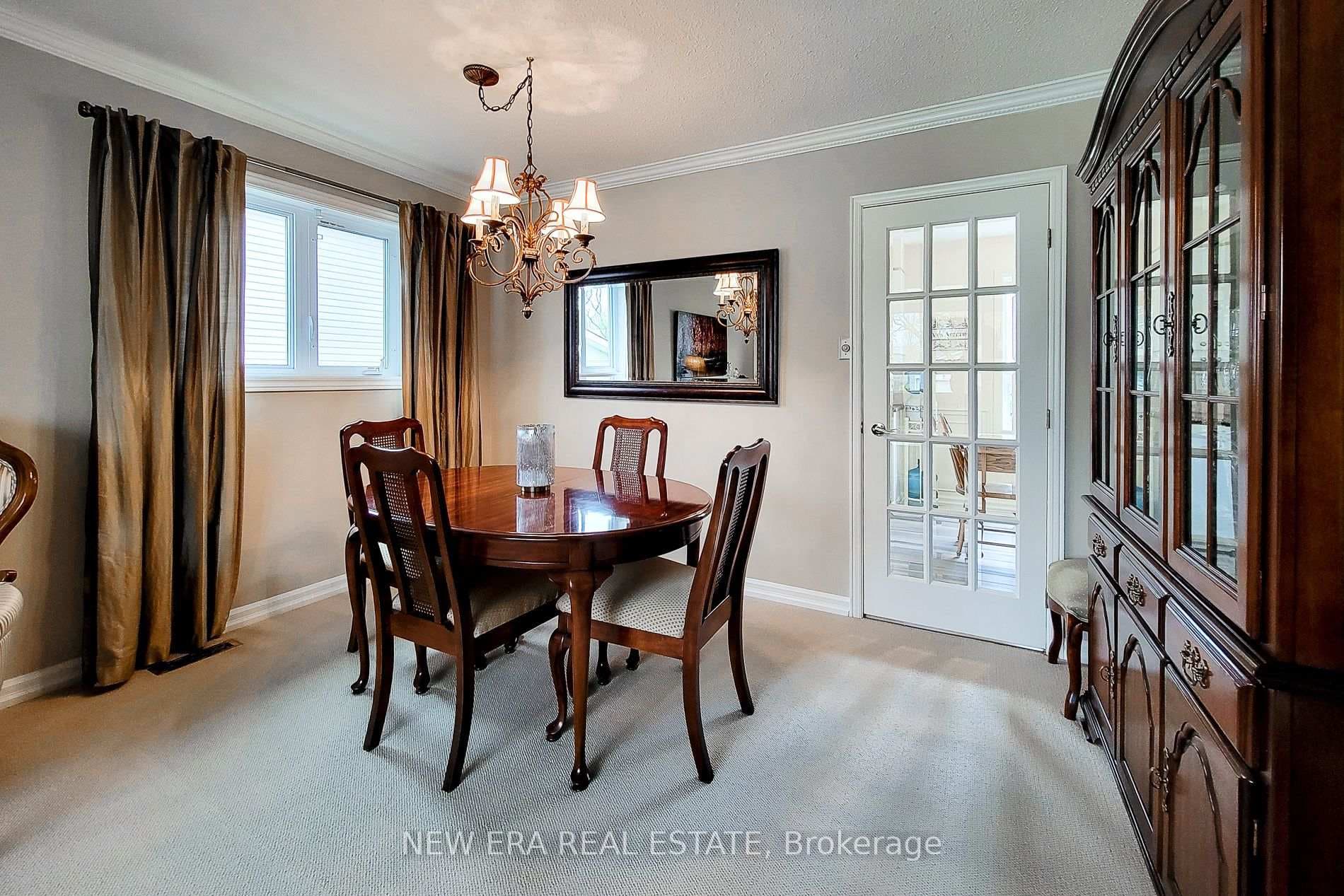 498 Vanguard Crescent photo 27