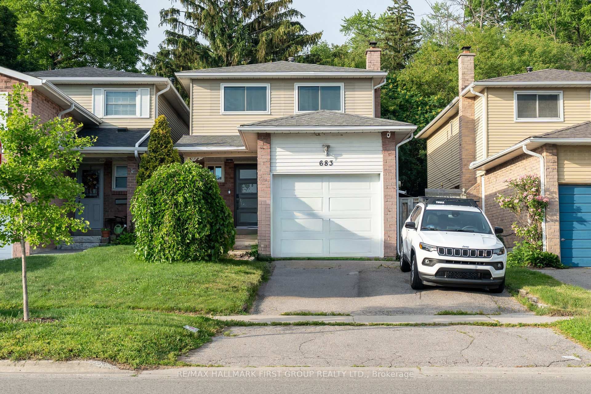 683 Grandview Drive photo 1
