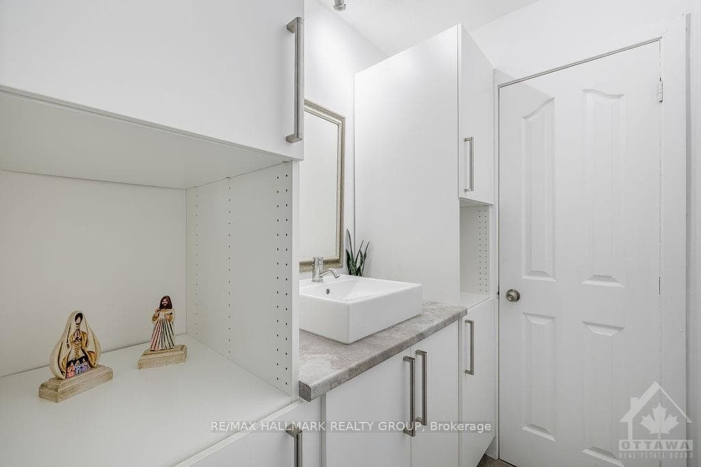 513 SIDNEY Drive photo 14