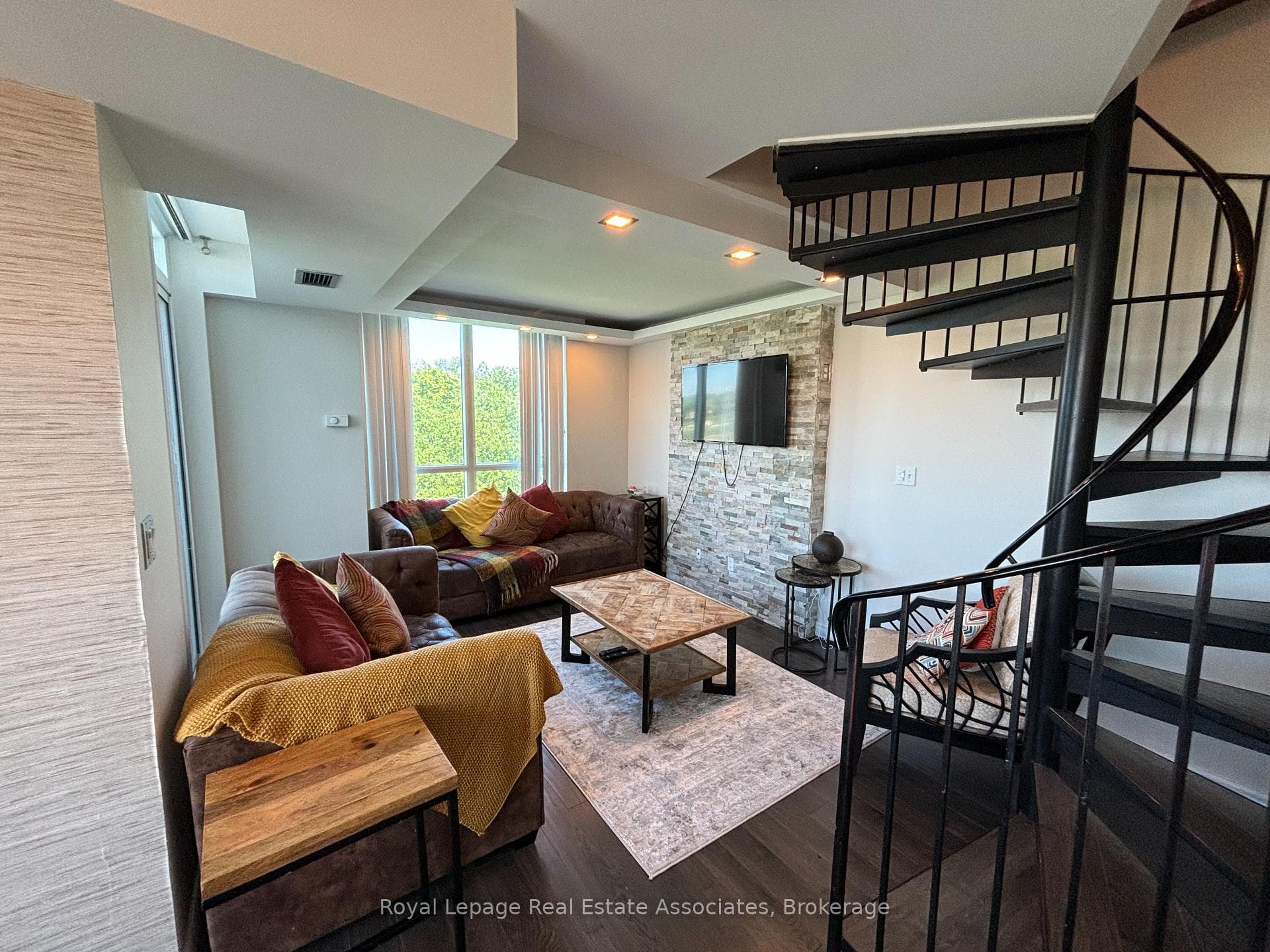 2585 Erin Centre Boulevard Unit 809 photo 10
