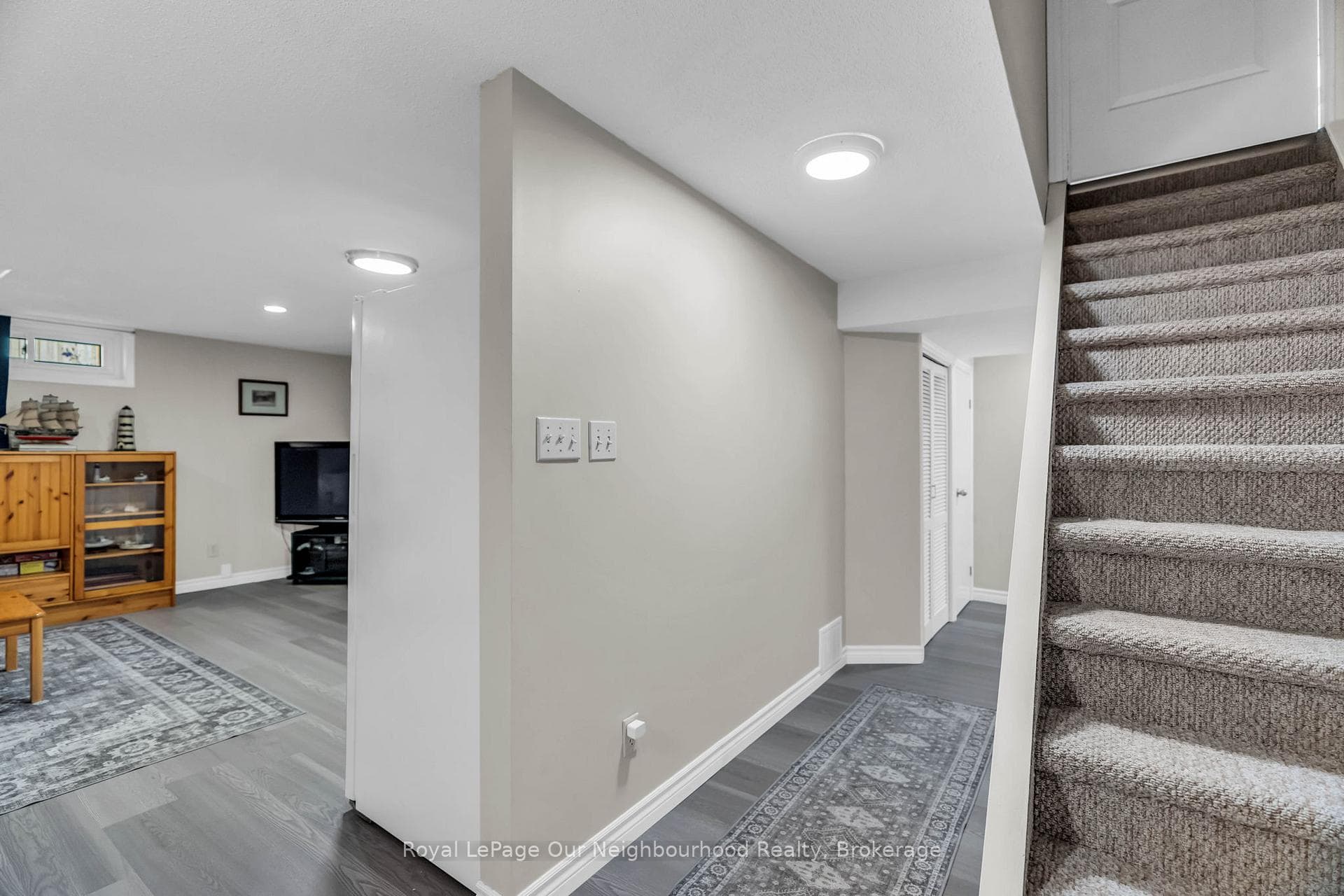 67 Bartlett Crescent photo 34