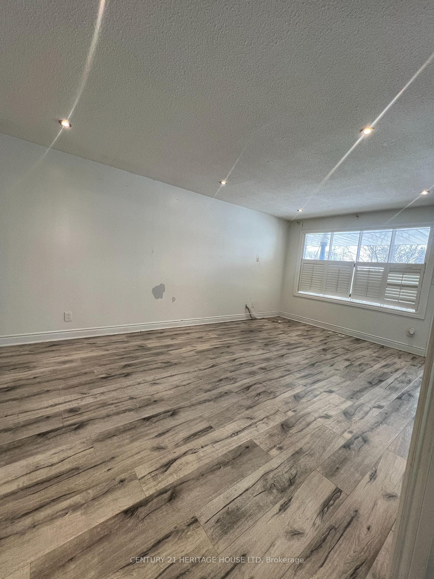 310 Elliott Street photo 49