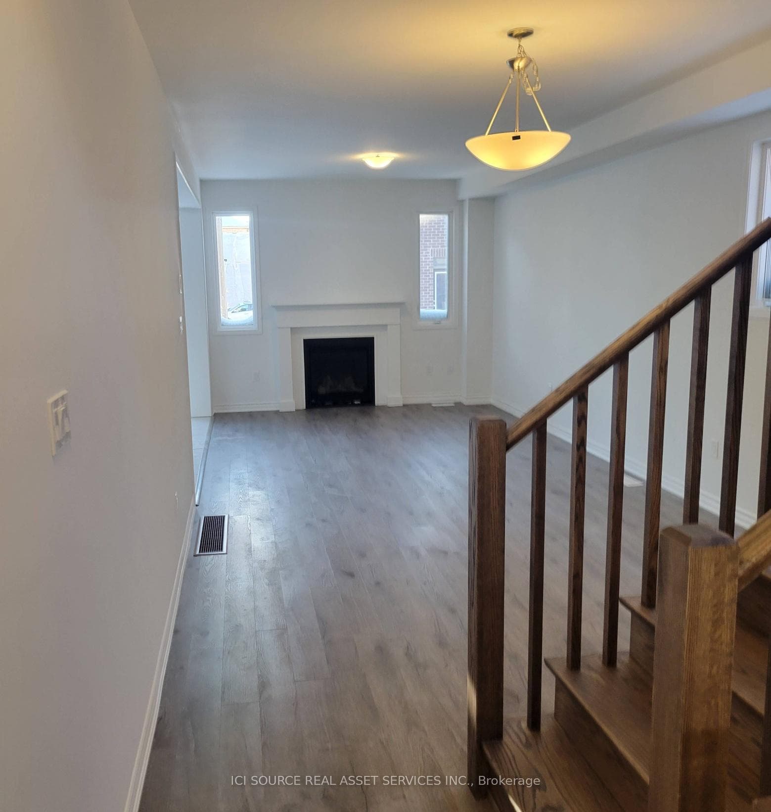 288 Starflower Place photo 3