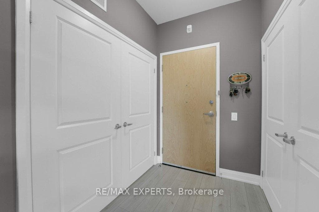 64 Queen Street Unit 405 photo 3