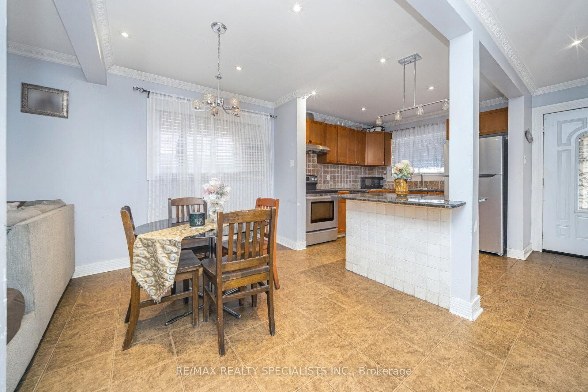 19 Gatsby Square photo 9